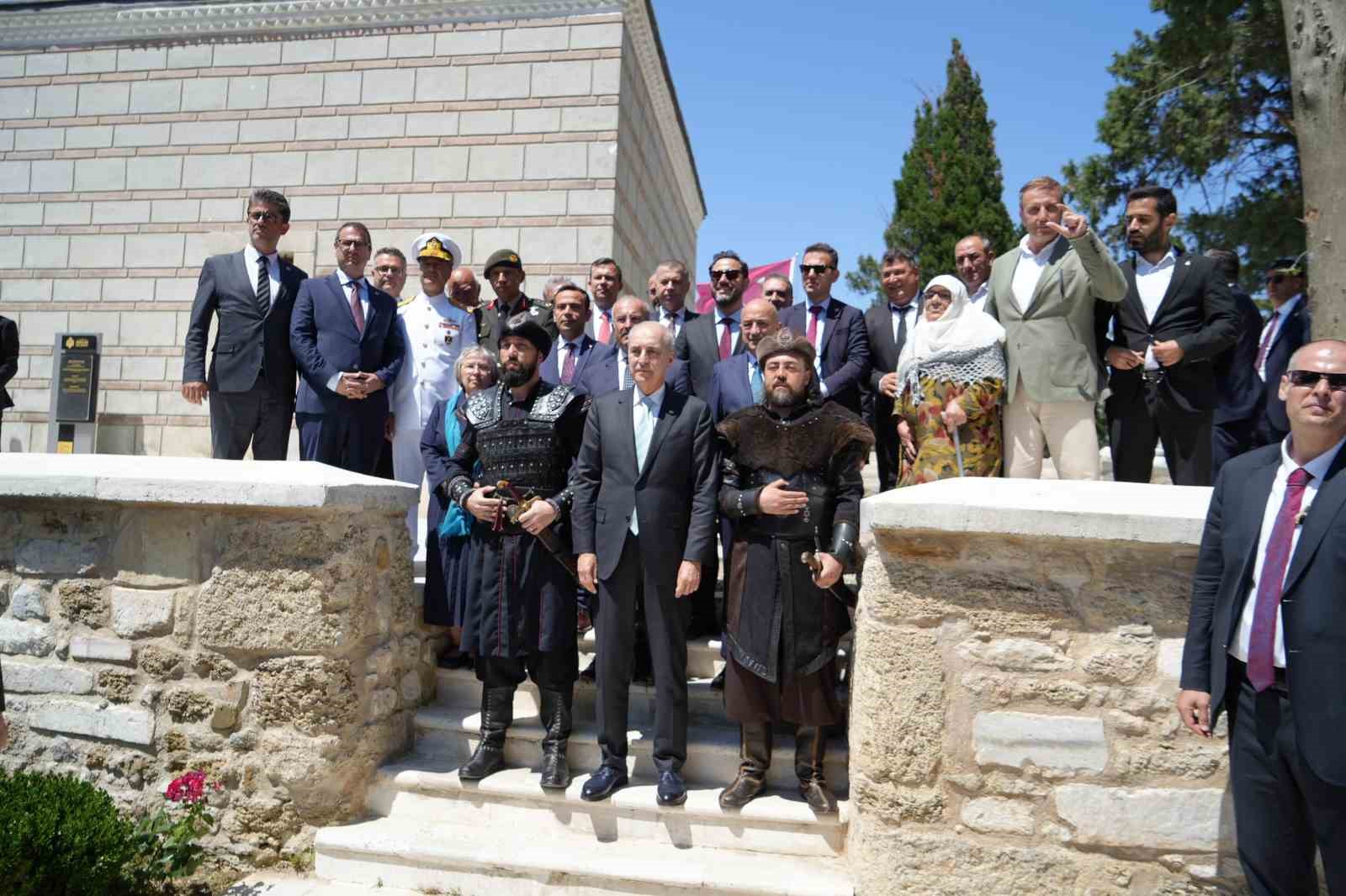 tbmm-baskani-kurtulmus-gelibolu-da-gazi-suleyman-pasa-turbesi-nde-alplerin-nobet-degisimi-buyuledi