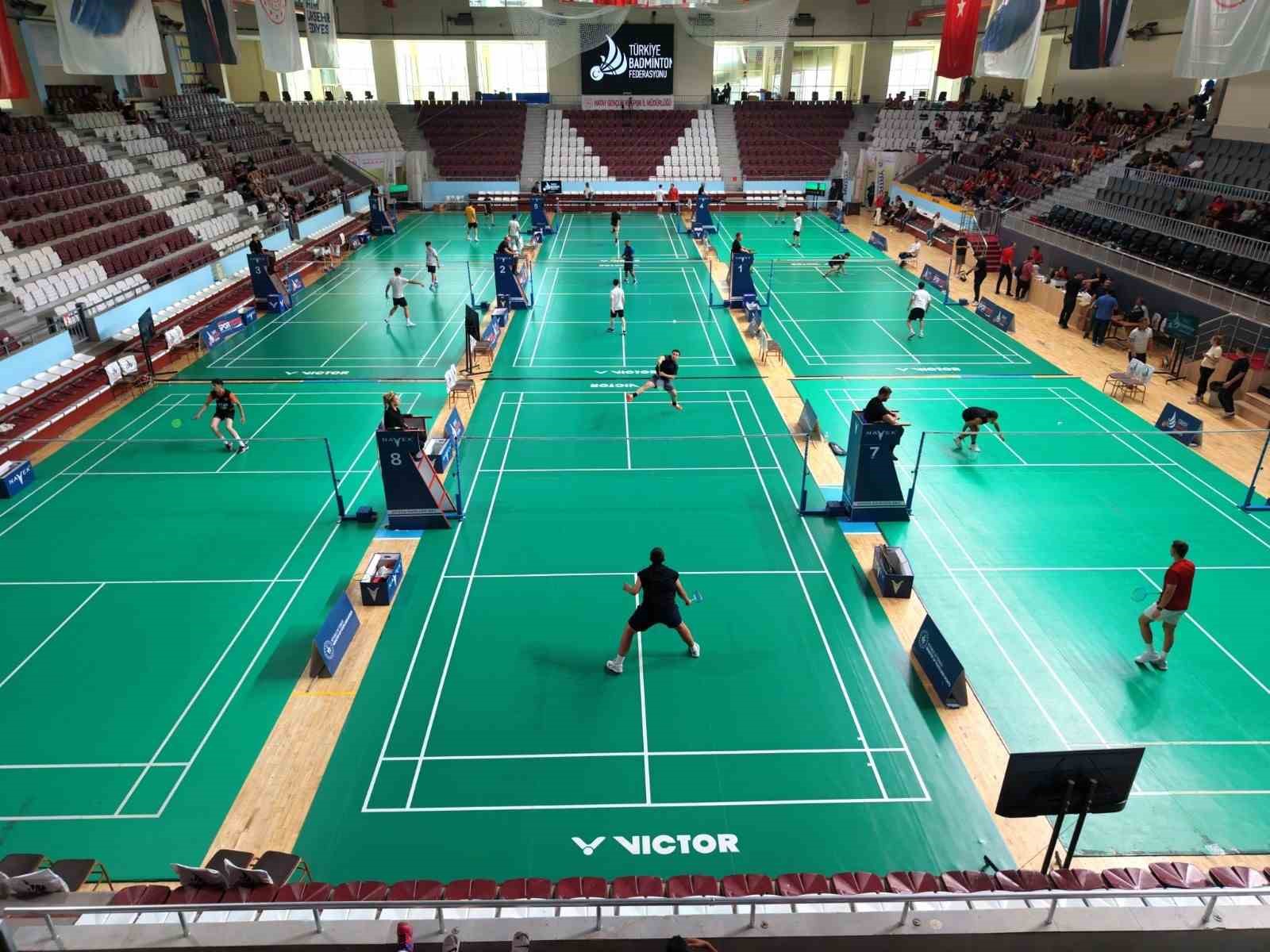 buyukler-turkiye-badminton-sampiyonasi-hatay-da-basladi