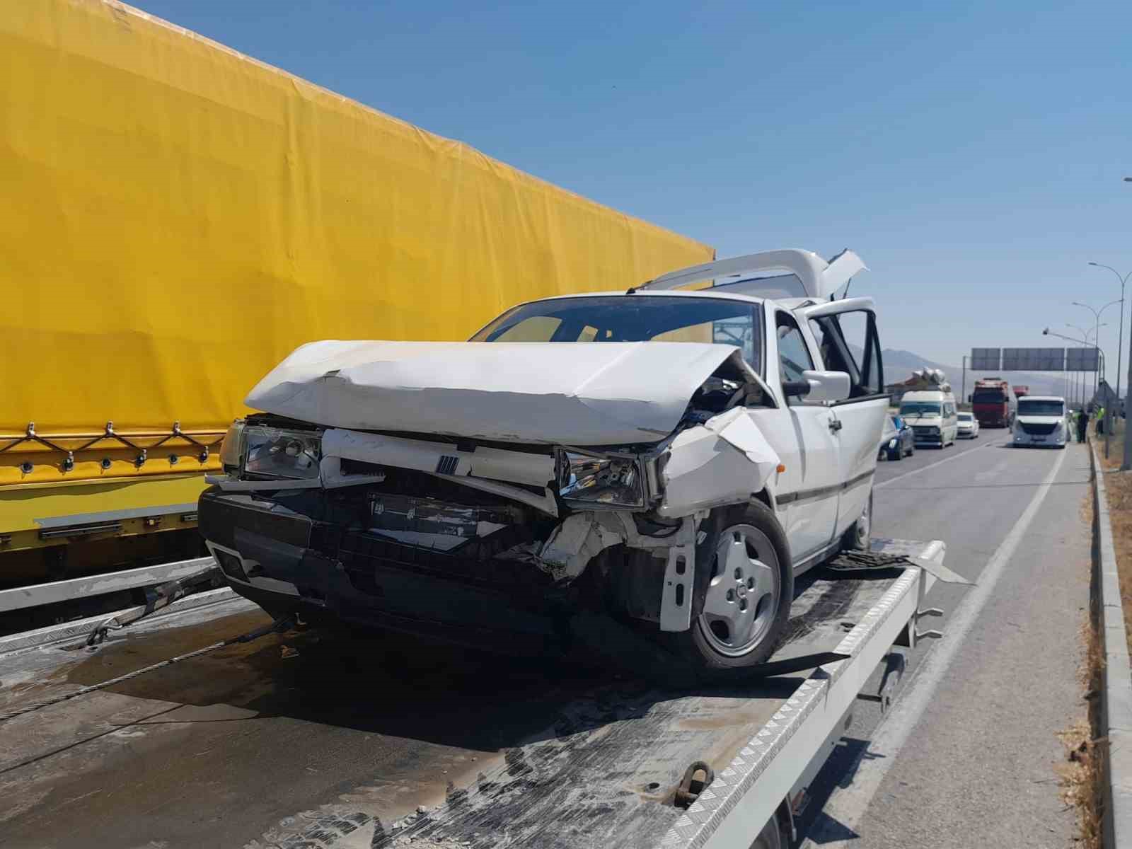 karapinar-da-zincirleme-trafik-kazasi-9-yarali