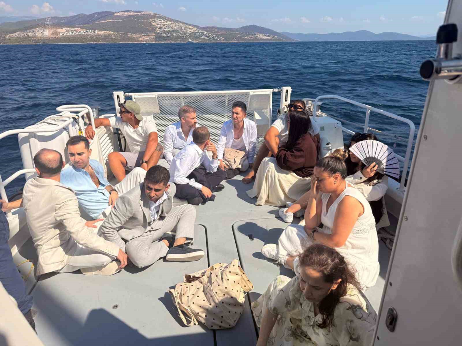 yelkenli-teknede-duzensiz-gocmenler-ve-yabanci-uyruklu-2-gocmen-kacakcisi-yakalandi