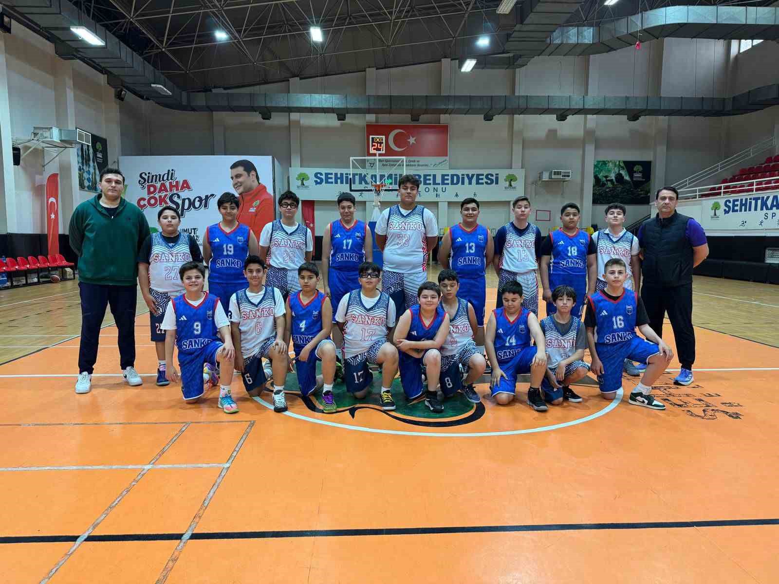 sanko-okullari-basketbolda-sampiyon-oldu