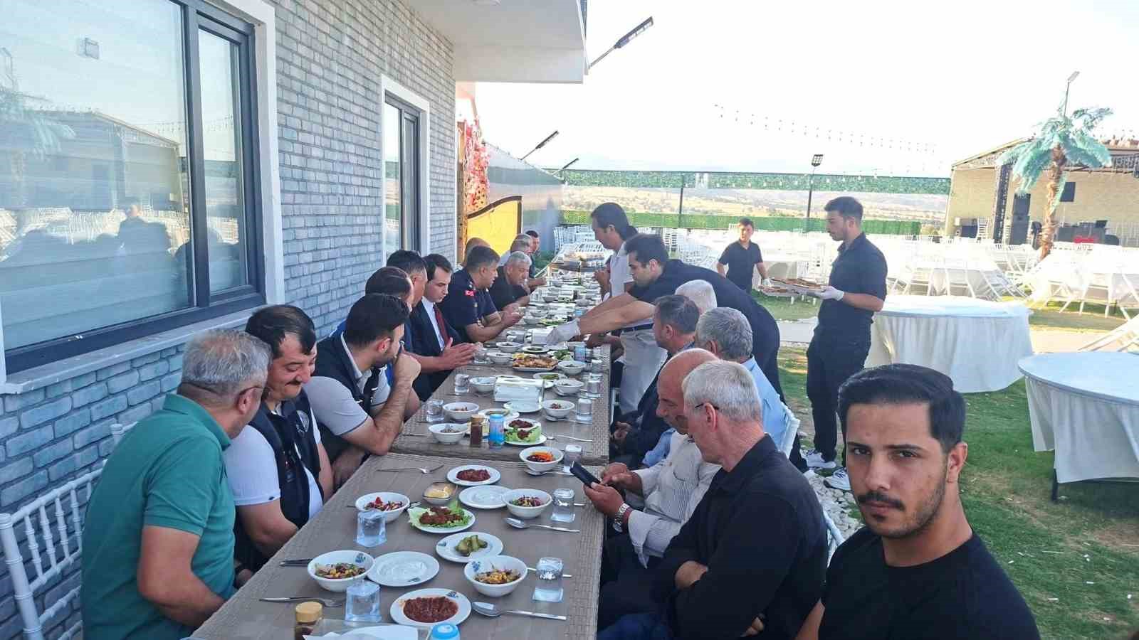 hisarcik-ta-koy-muhtarlari-birlik-beraberlik-yemeginde-bir-araya-geldi