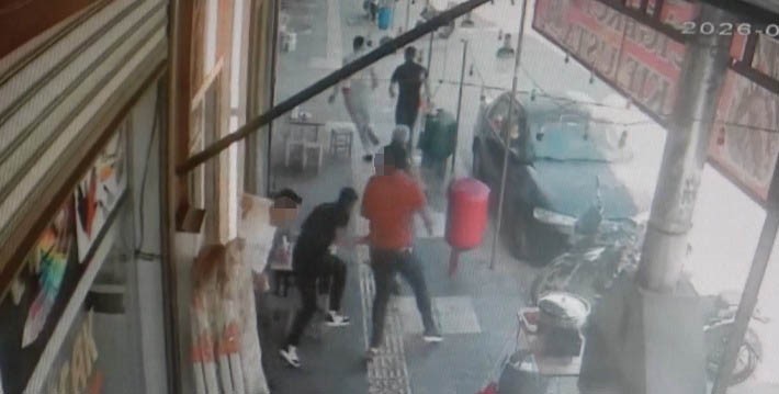 kilis-te-kebapcida-silahli-ve-bicakli-kavga-1-yarali