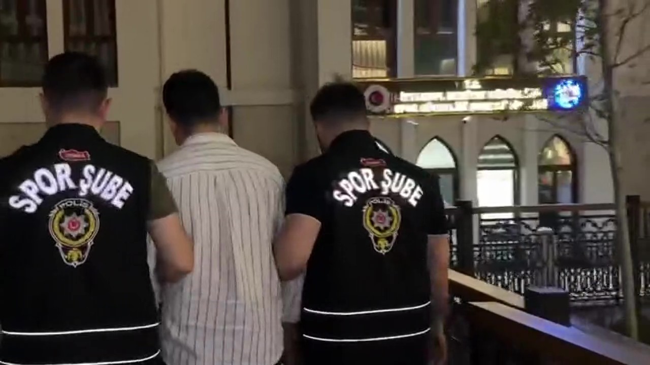 istanbul-emniyeti-nden-fenerbahce-maci-oncesi-karaborsa-operasyonu-5-gozalti