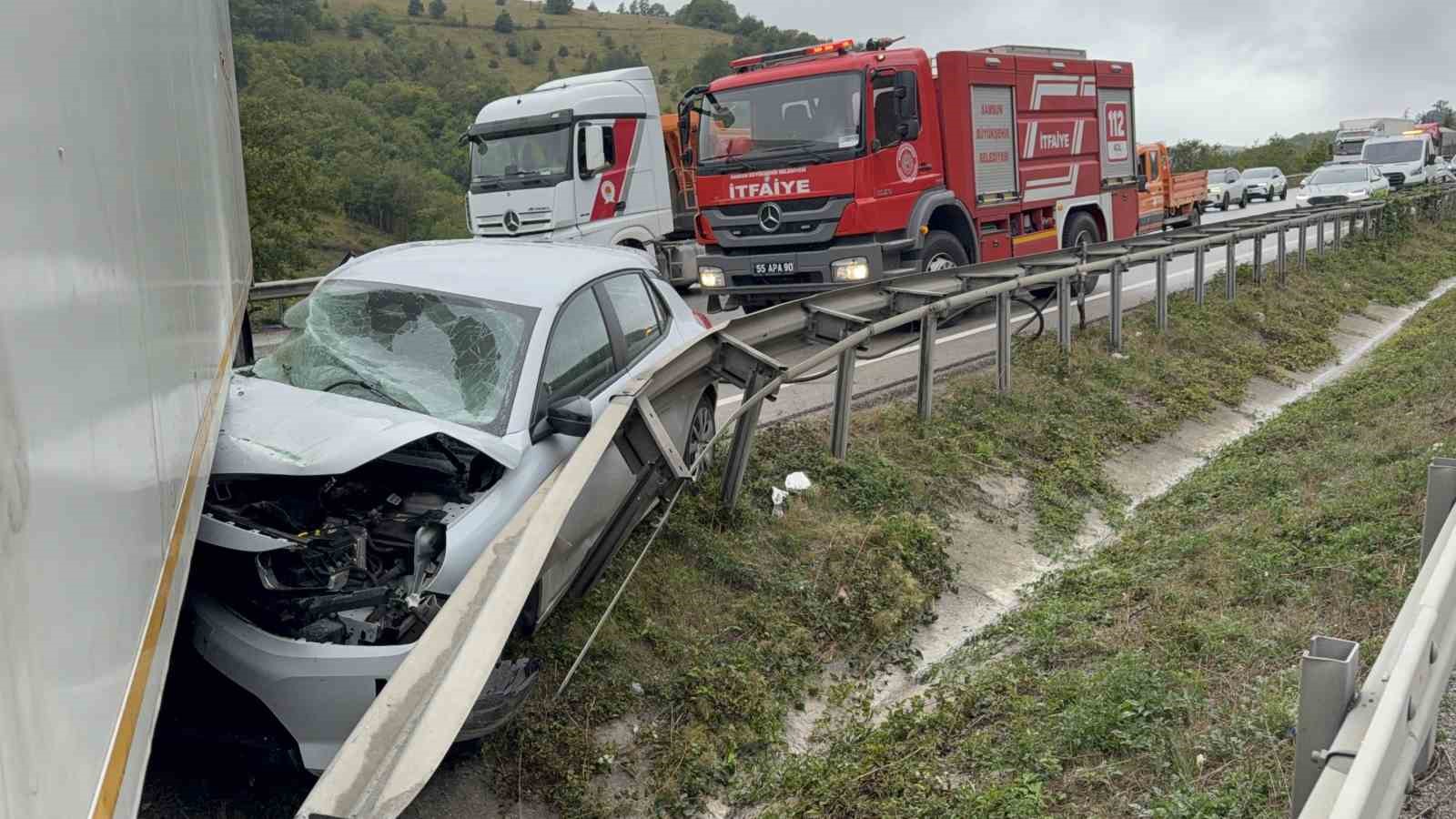 samsun-da-otomobil-tirla-carpisti-2-yarali