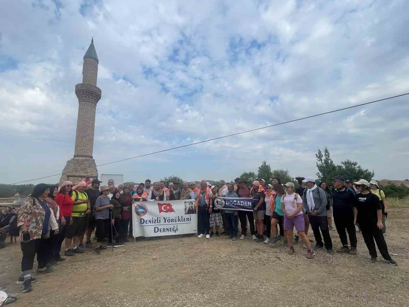 cal-da-gecmis-yeniden-canlandi-deve-ve-atlardan-olusan-kervan-asirlik-guzergahta-yurudu