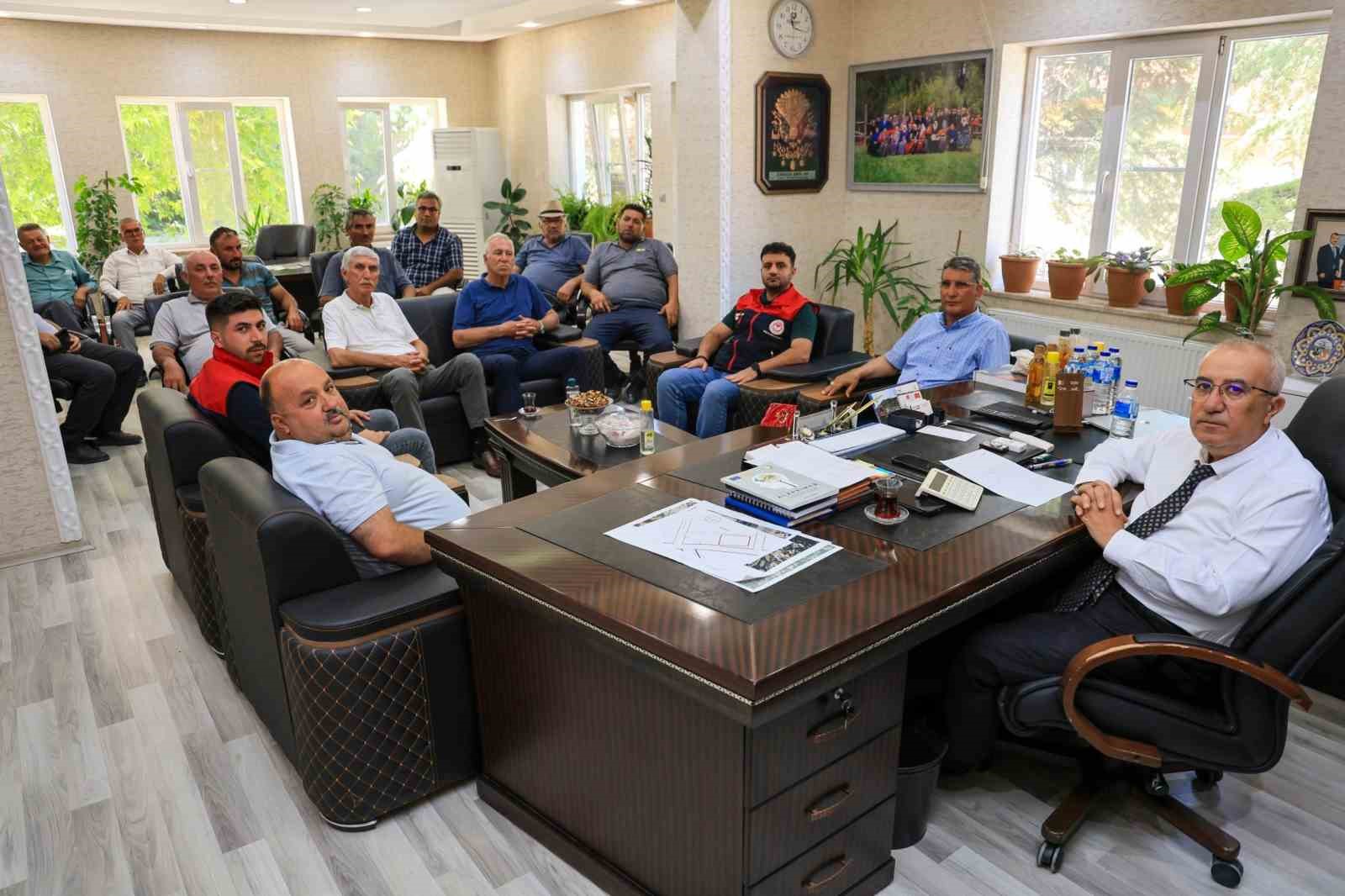 cameli-nde-2026-hasat-sezonu-bicerdover-ve-patoz-ucretleri-belirlendi