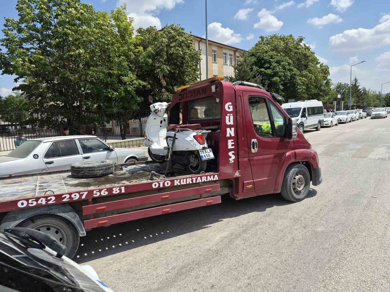 eskisehir-de-hatali-u-donusu-kazaya-sebep-oldu-1-yarali