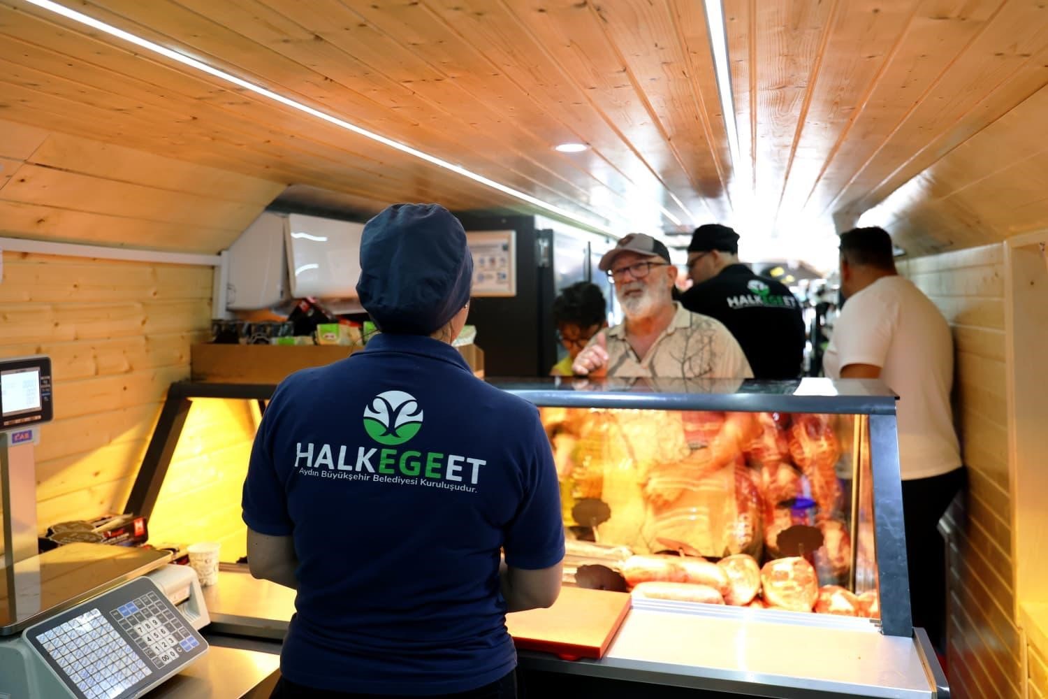mobil-halk-ege-et-akbuk-te-vatandaslardan-yogun-ilgi-gordu