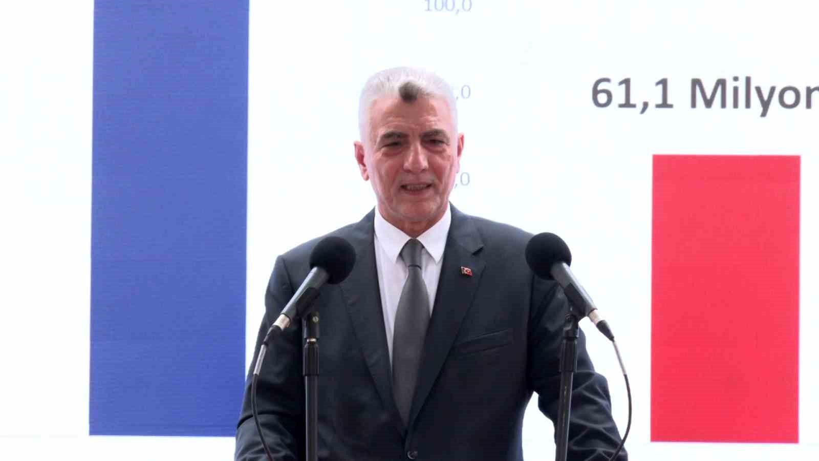ticaret-bakani-bolat-ihracatin-icinde-kadin-calisanlarin-cok-buyuk-bir-katkisi-var