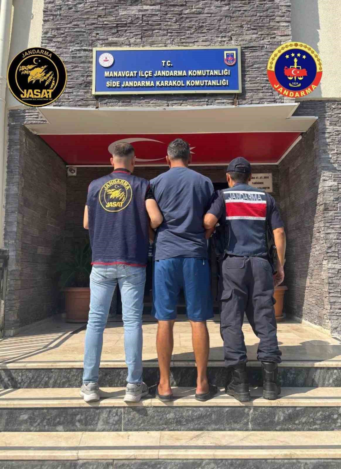 antalya-da-14-yil-kesinlesmis-hapis-cezasi-bulunan-hukumlu-yakalandi