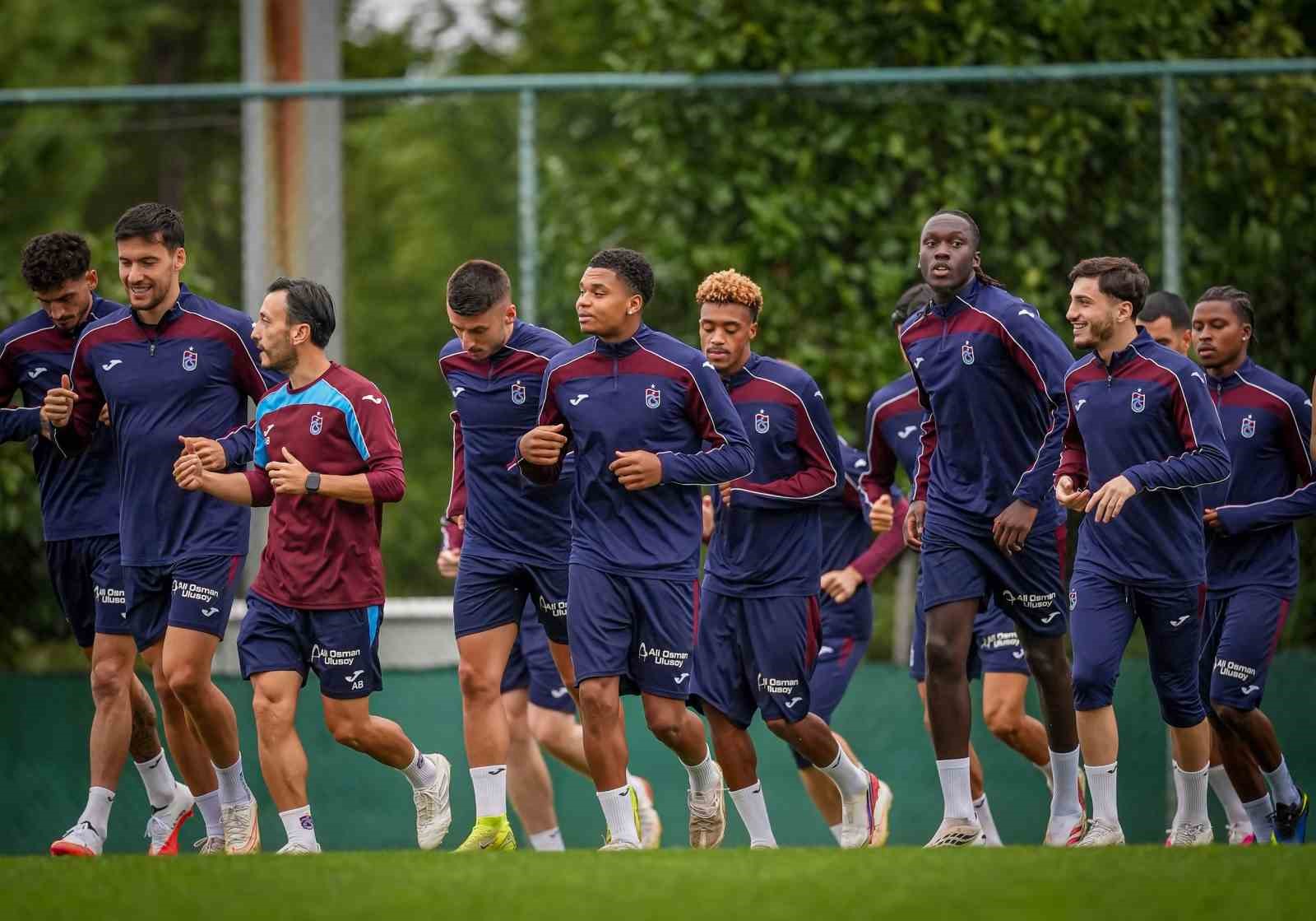 trabzonspor-da-galatasaray-maci-oncesi-sevindiren-gelisme