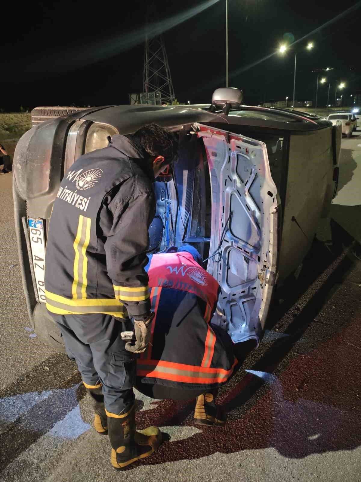 van-da-trafik-kazasi-3-yarali