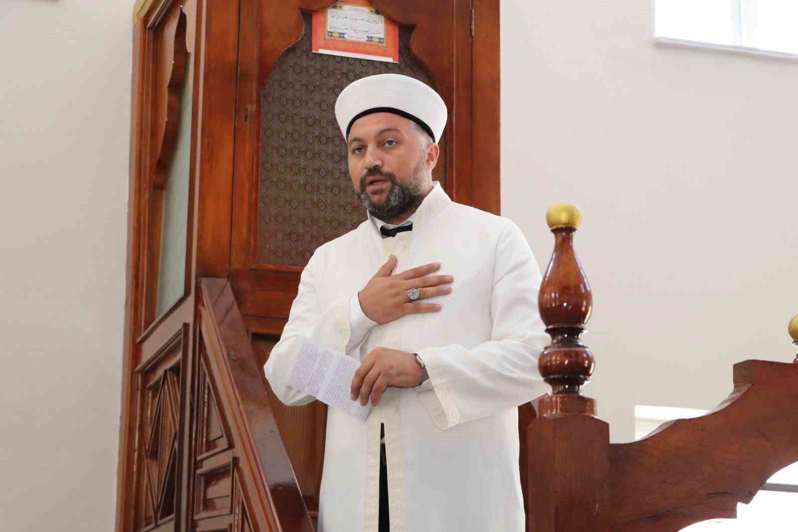 hutbeyi-en-guzel-okumak-icin-yaristilar