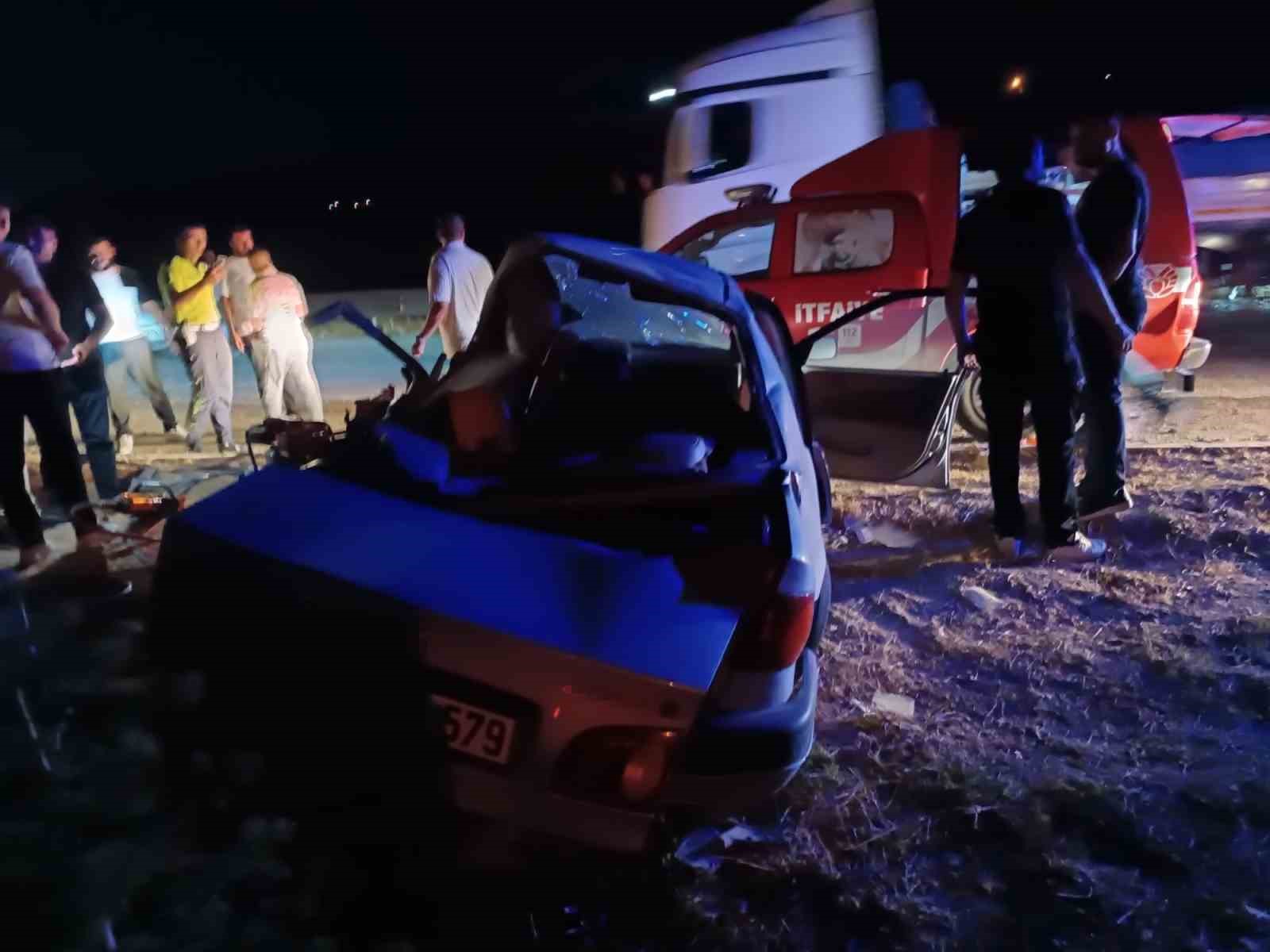malatya-da-minibus-ile-otomobil-carpisti-1-olu-1-yarali