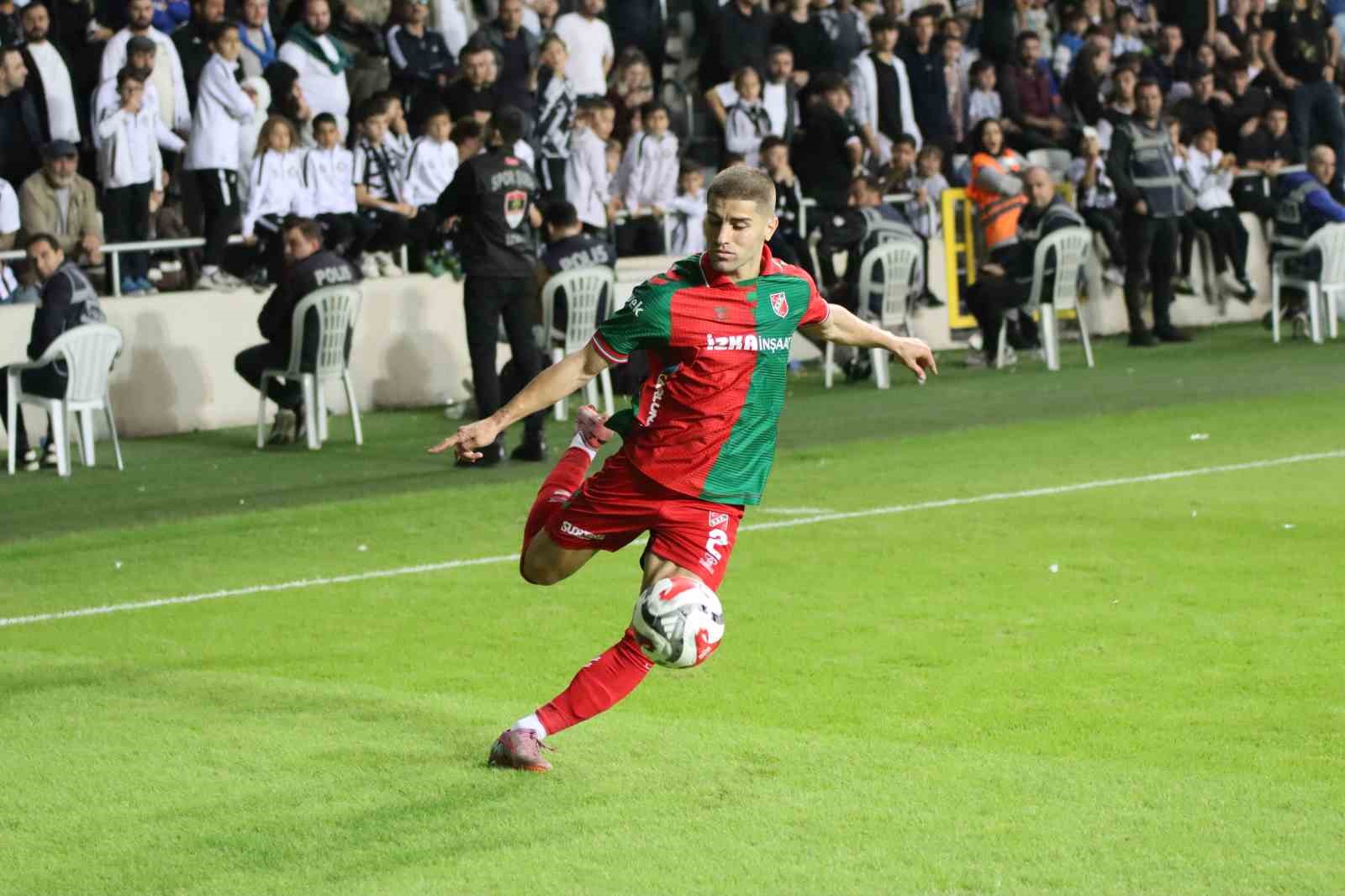 karsiyaka-da-harun-kaya-belirsizligi-devam-ediyor
