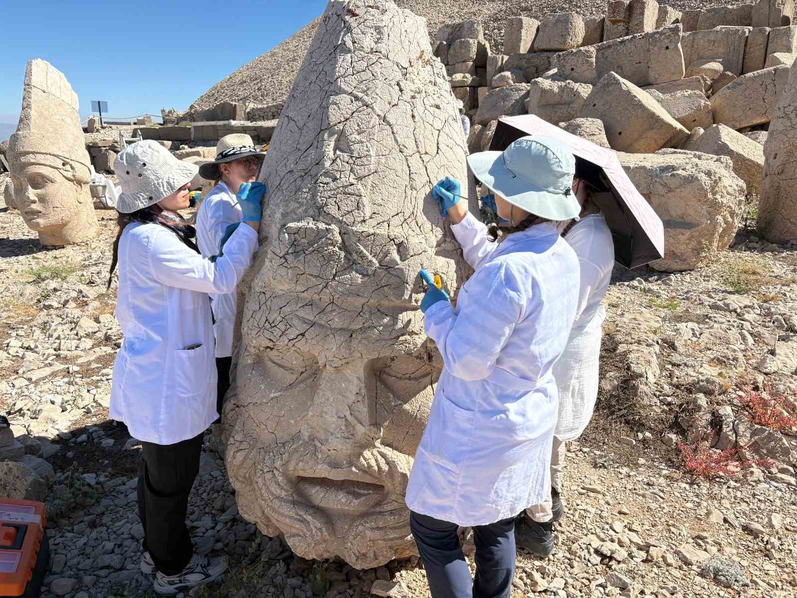 nemrut-un-dev-heykellerine-5-yillik-koruma-kalkani
