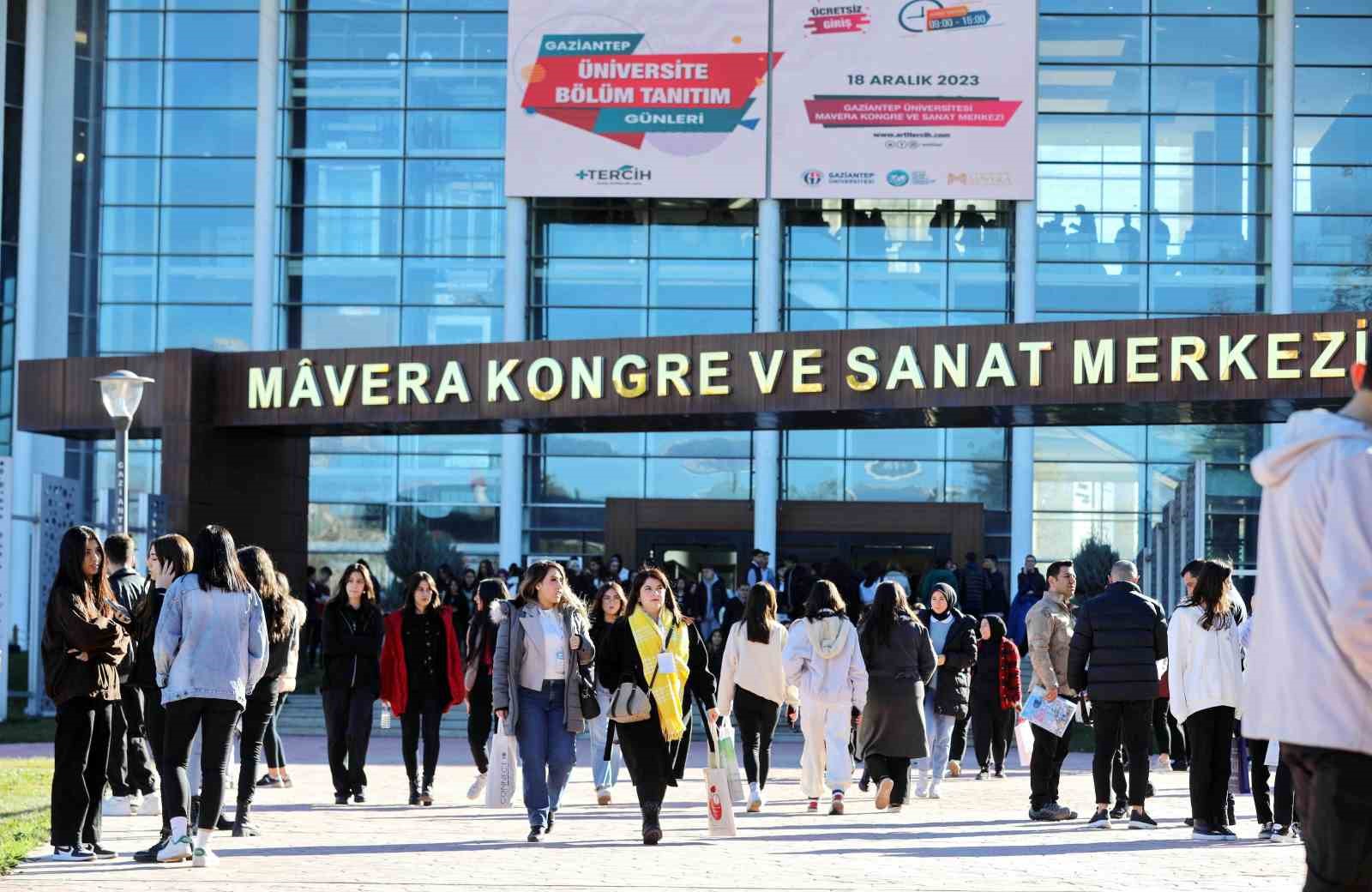 gibtu-tercih-doneminde-aday-ogrencilerle-bulusuyor