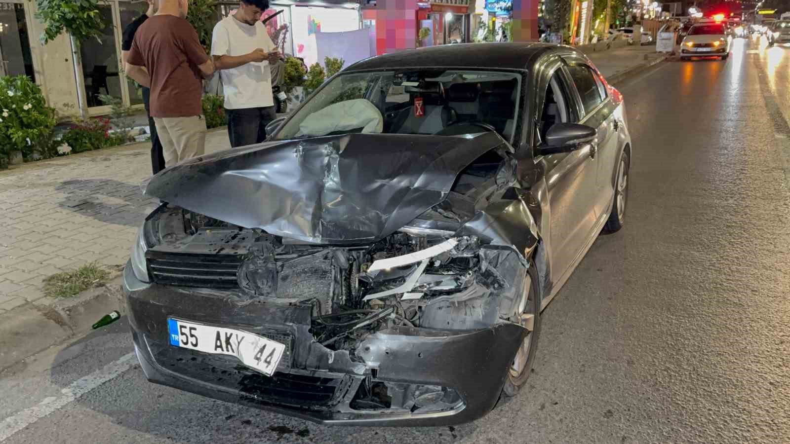 samsun-da-otomobil-hafif-ticari-araca-arkadan-carpti-1-yarali