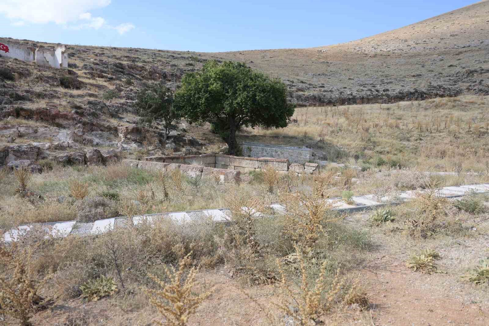 3-bin-250-yil-once-taslara-yazilan-tarih-bugun-hala-okunabiliyor