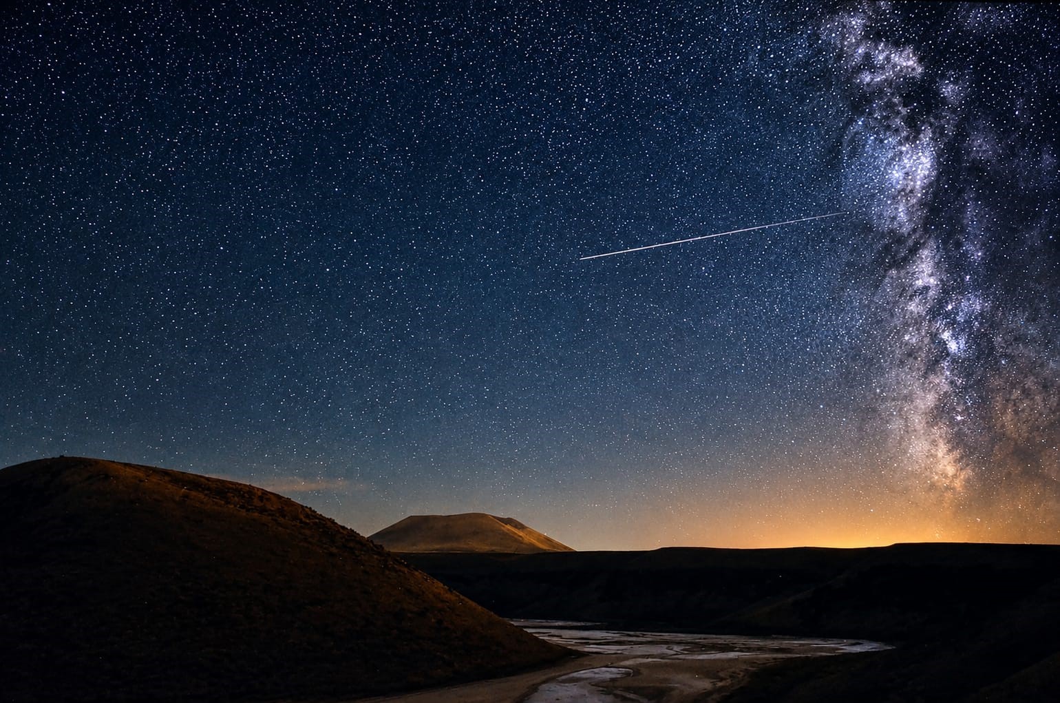 meke-krater-golu-nde-perseid-meteor-yagmuru-gorsel-solen-sundu