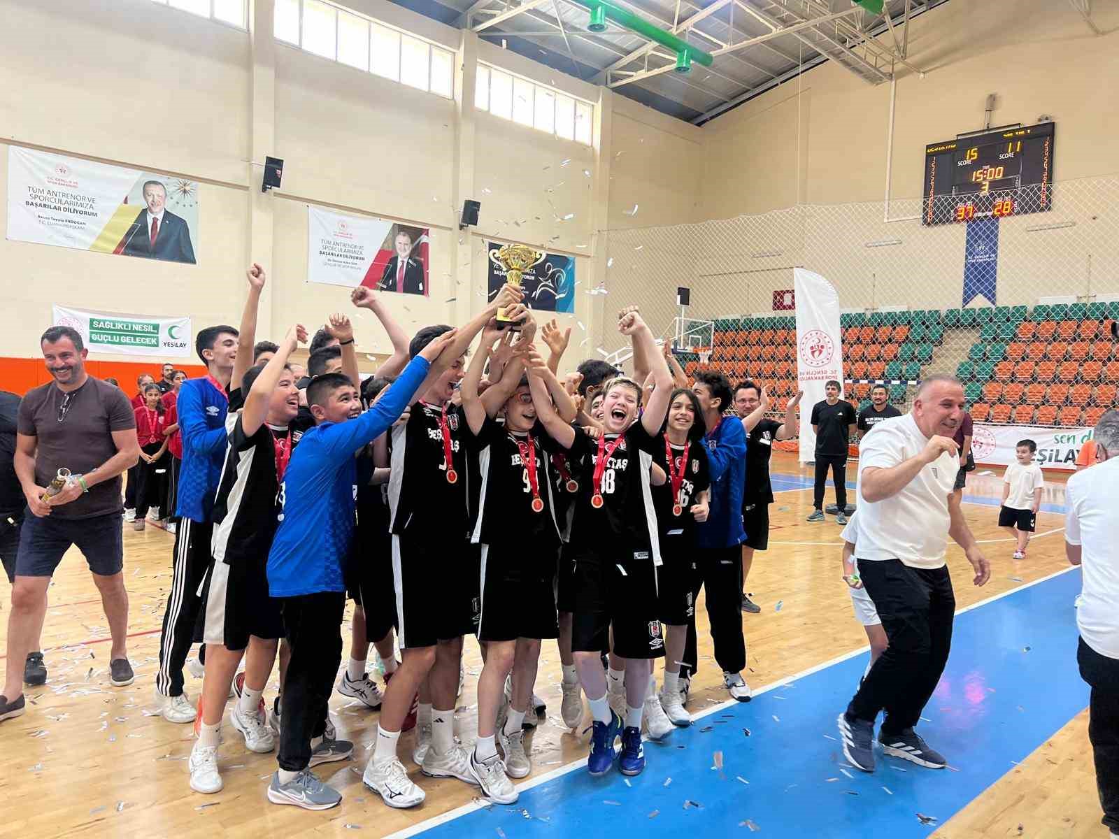 minikler-hentbol-turkiye-sampiyonasi-kusadasi-nda-tamamlandi