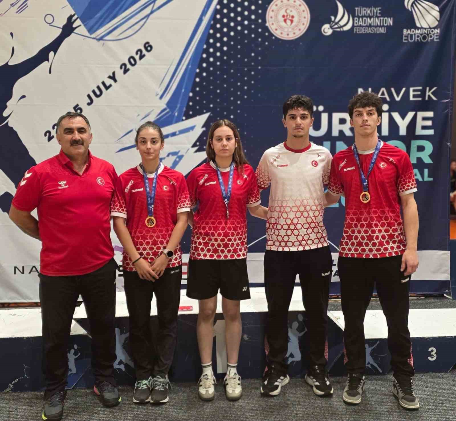 erzincanli-milli-badmintonculardan-uluslararasi-turnuvada-4-madalya
