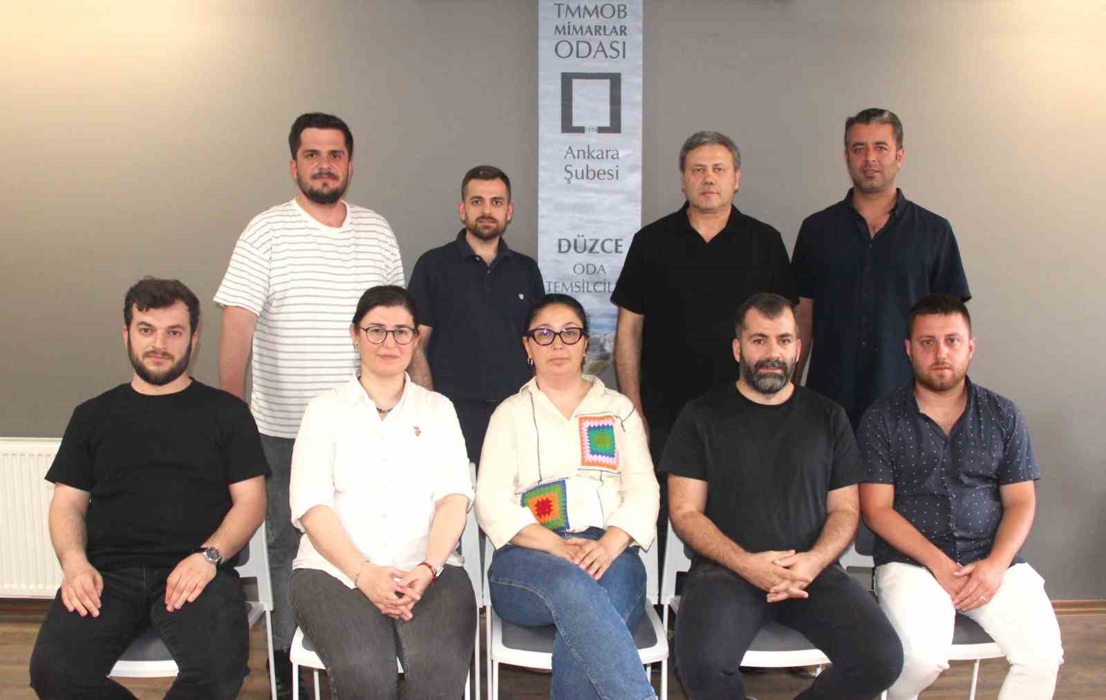 duzce-mimarlar-odasinda-gorev-dagilimi-yapildi