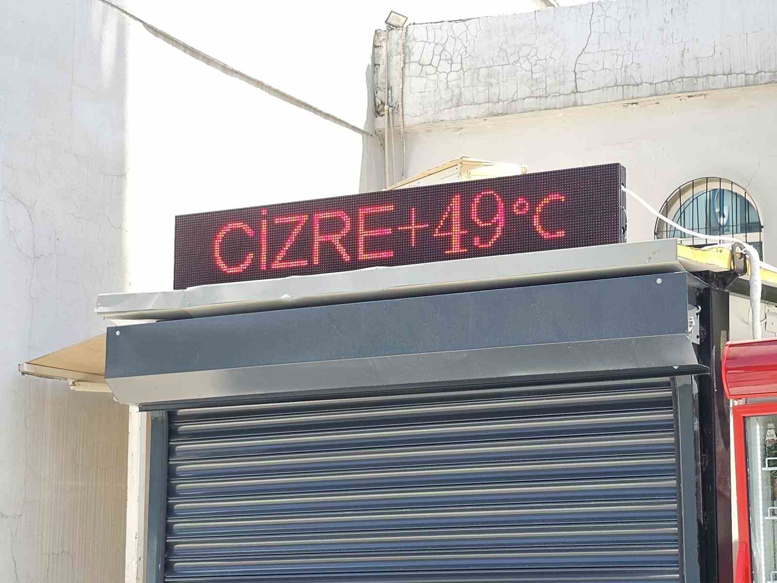 cizre-de-termometre-49-dereceyi-gosterdi-caddeler-bos-kaldi