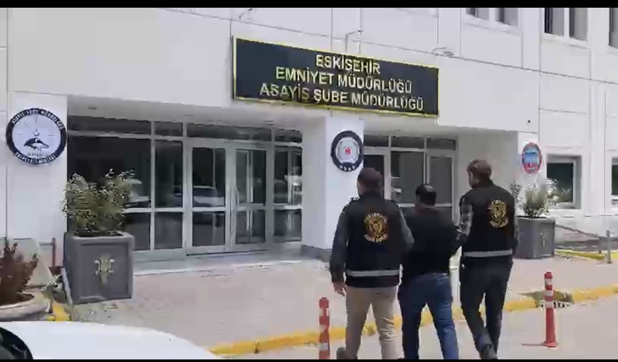 cesitli-suclardan-haklarinda-hapis-cezasi-bulunan-4-sahis-yakalandi