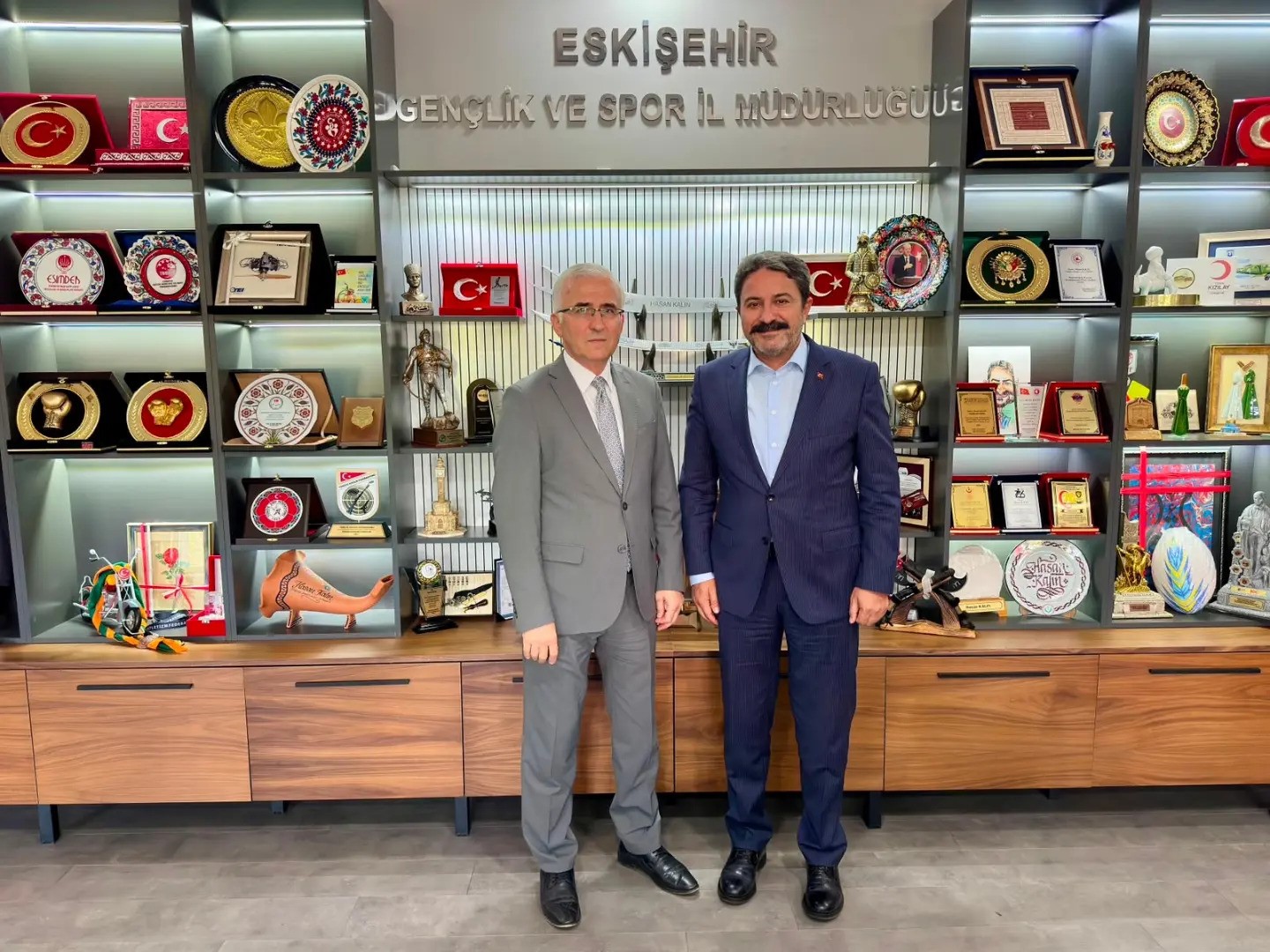 esogu-rektoru-colak-il-muduru-kalin-i-ziyaret-etti