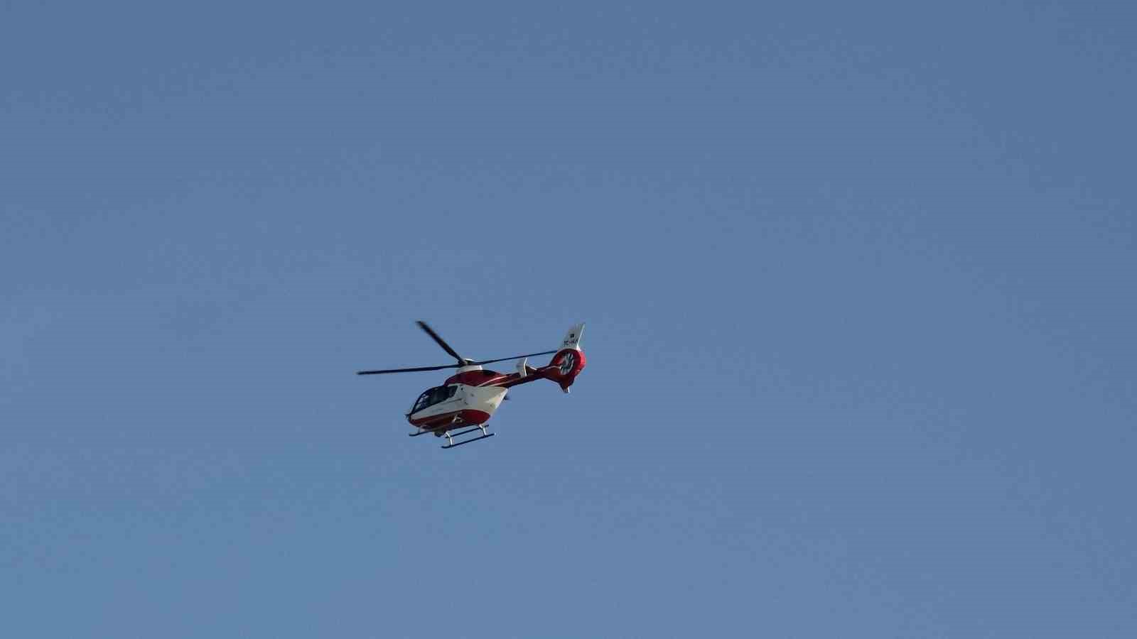 bahcesaray-da-perikardit-hastasi-helikopter-ambulansla-van-a-sevk-edildi