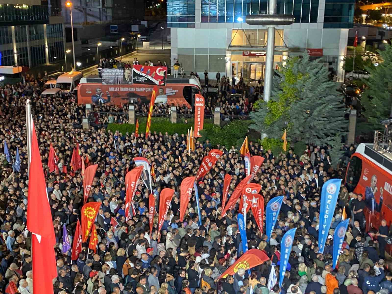 ozel-biz-en-kisa-zamanda-sandik-istiyoruz-kurultay-istiyoruz