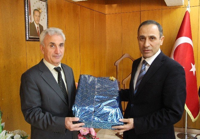 Fırat Üniversitesi'ne (TÜBA) Çeviri Ödülü