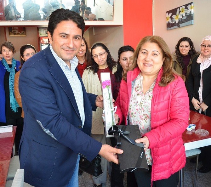 Seyitgazi Belediyesi’nin Kadın Çalışanları Kahvaltıda Buluştu