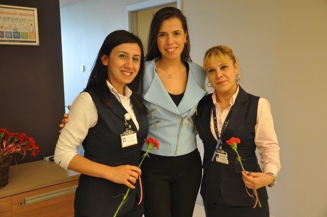 Acıbadem Adana Hastanesi’nde 8 Mart Kadınlar Günü Kutlandı