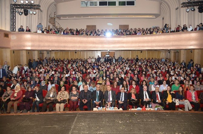 Sözlü: “Kadın Hak Ettiği Yerdeyse, O Ülke Gelişmiş Ülkedir”