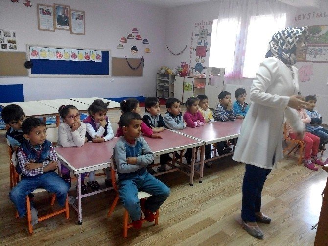 Minik Öğrenciler Sağlık Taramasından Geçti