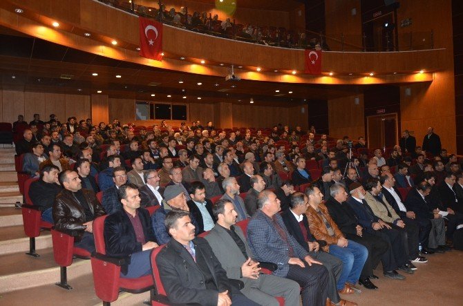 Ortadoğu Ve Türkiye İle Yakın Tarihte Ortadoğu Konferansı Düzenlendi