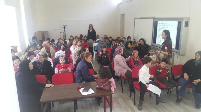 Miniklerden Annelerine “8 Mart” Jesti