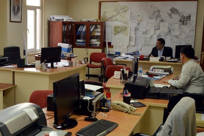 Akdeniz Belediyesi’nin Kadın Çalışanları Bu 8 Mart’ta Da İzin Yaptı