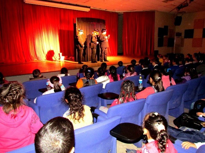 Çeşmeli Çocukların Kukla Sevinci