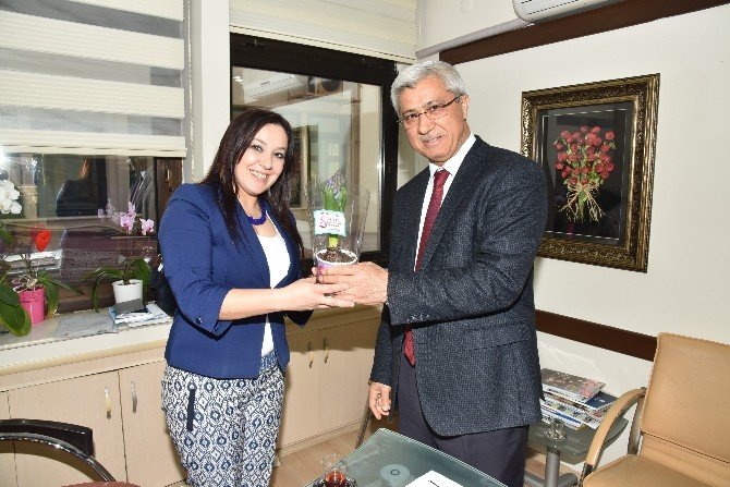 Alanya Belediye Personeline Sümbül