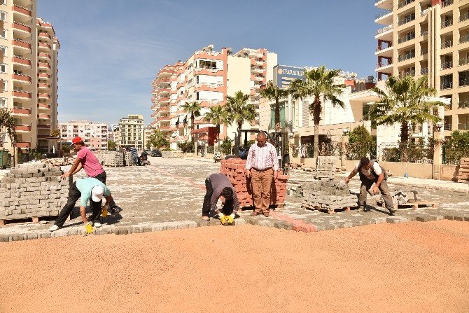 Alanya Belediyesi’nden Kaldırım Ve Parke Çalışması