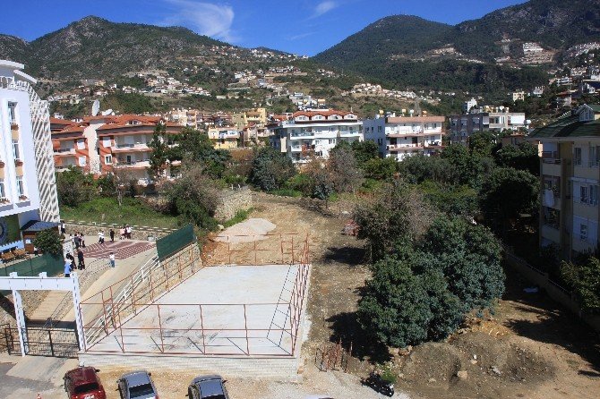 Alanya Belediyesi’nden Kaldırım Ve Parke Çalışması