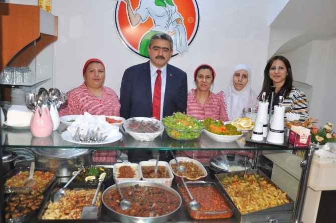 Başkan Alıcık, Ev Yemekleri Salonunun Açılışını Gerçekleştirdi