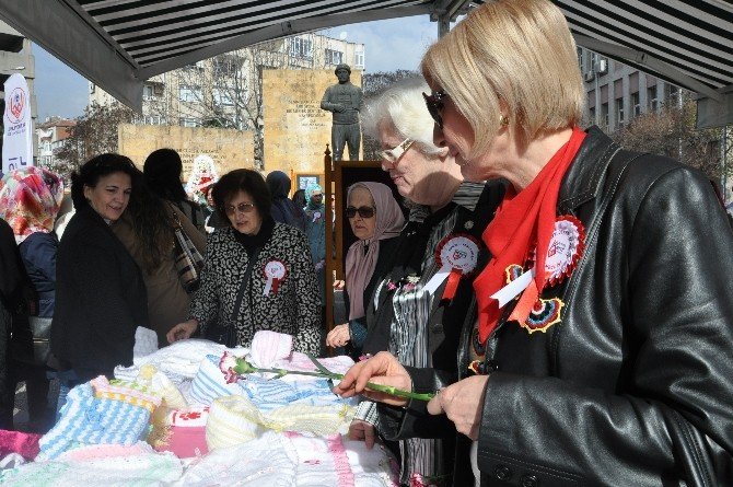 Altıeylül Kent Konseyinden 8 Mart Kutlaması