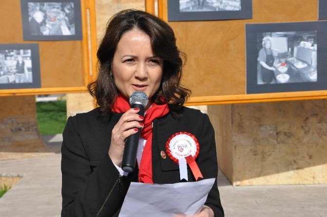 Altıeylül Kent Konseyinden 8 Mart Kutlaması