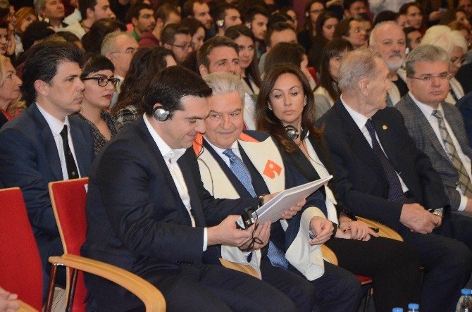 Çipras’tan Avrupa’ya "Mülteci" Eleştirisi