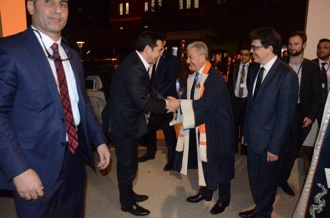 Çipras’tan Avrupa’ya "Mülteci" Eleştirisi